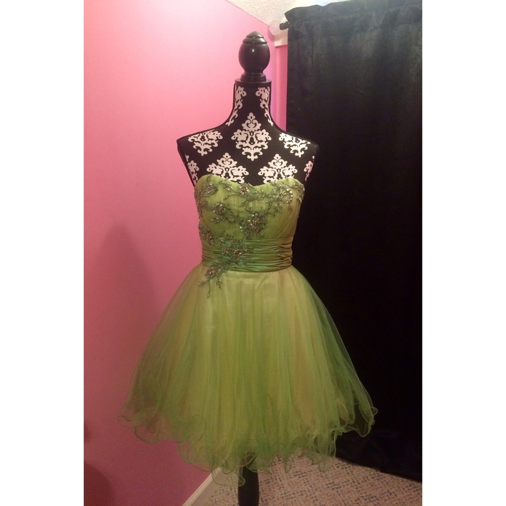 Beyond Jovani Pale Green Prom Formal Dress Size 4